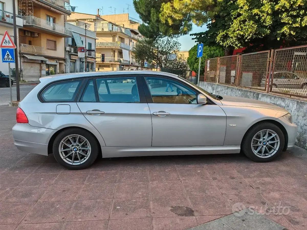 Usata BMW 320 Efficient Dynamics 184 CV (135 kW) 2011 Station wagon