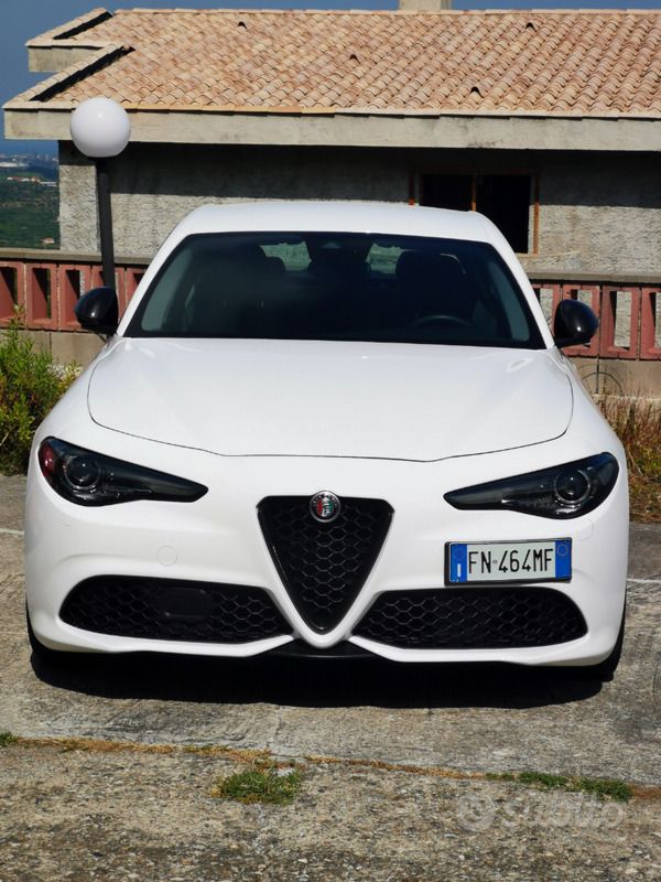 Usata 2018 Alfa Romeo Giulia Veloce Tre volumi | 15.000 € - Immagine 1/4
