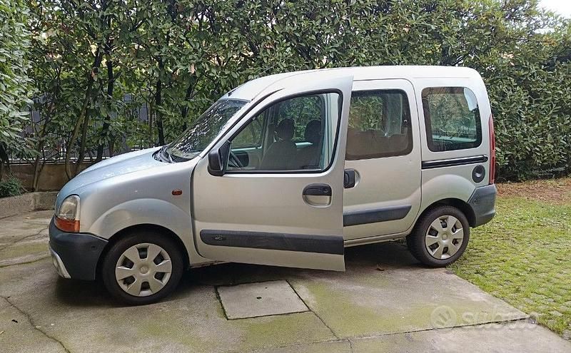 Usata Renault Kangoo 2002 Grigio Monovolume