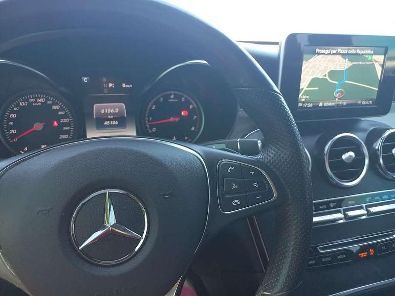 Usata Mercedes GLC300 245 CV (180 kW) 2019 Grigio SUV