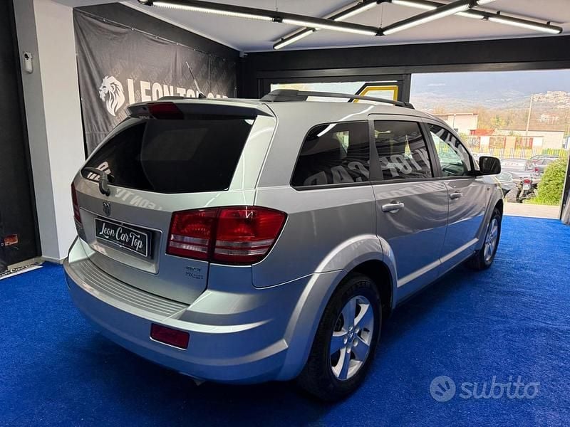 Usata Dodge Journey 140 CV (102 kW) 2009 Grigio SUV