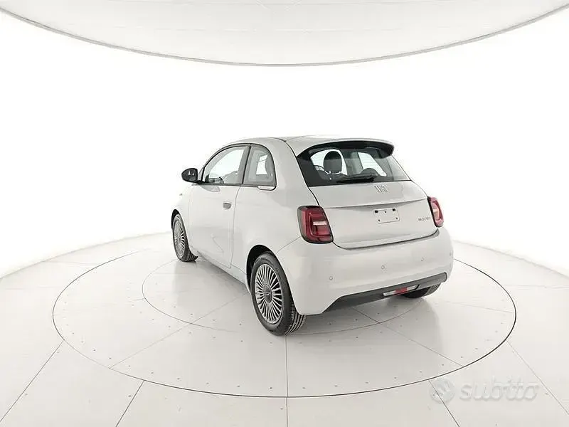 Nuova Fiat 500 65 CV (47 kW) 2026 Grigio Berlina
