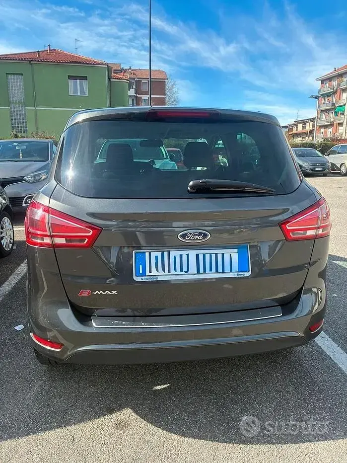 Usata Ford B-MAX Titanium 75 CV (55 kW) 2017 Grigio Monovolume
