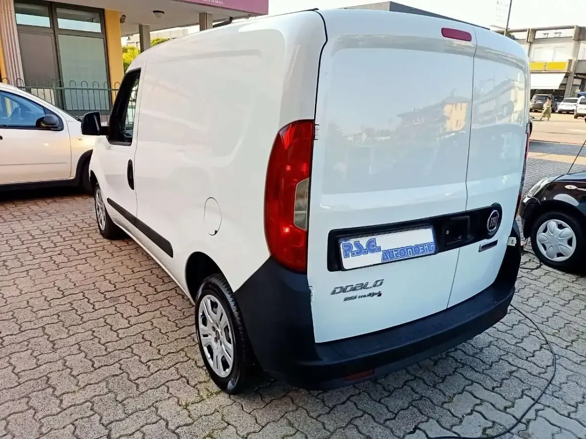 Usata Fiat Doblò 95 CV (69 kW) 2017 Bianco Monovolume
