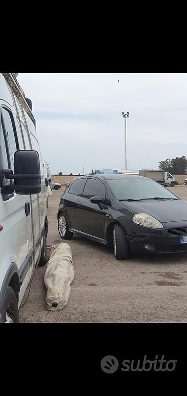 Usata Fiat Grande Punto Sport 131 CV (96 kW) 2005 Nero Utilitaria