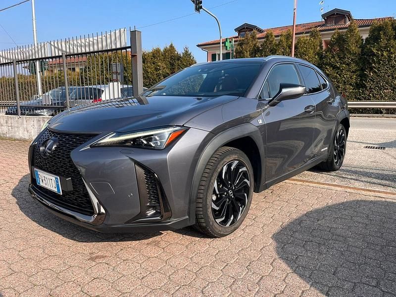 Usata Lexus UX 250h Sport Line 183 CV (134 kW) 2019 Grigio SUV