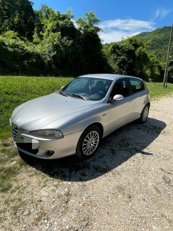 Usata 2005 Alfa Romeo 147 Due volumi | 1000 € (Ottimo prezzo) - Immagine 1/4
