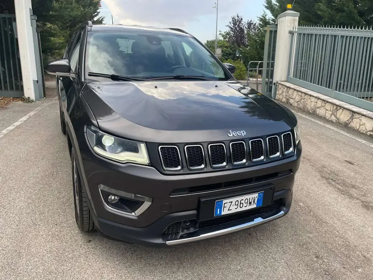 Usata Jeep Compass Limited 140 CV (102 kW) 2020 Grigio SUV