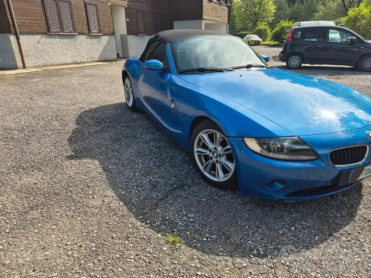 Usata BMW Z4 170 CV (125 kW) 2005 Bluazzurro Cabrio
