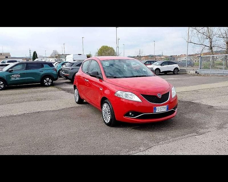 Usata Lancia Ypsilon S 69 CV (50 kW) 2017 Rosso Utilitaria