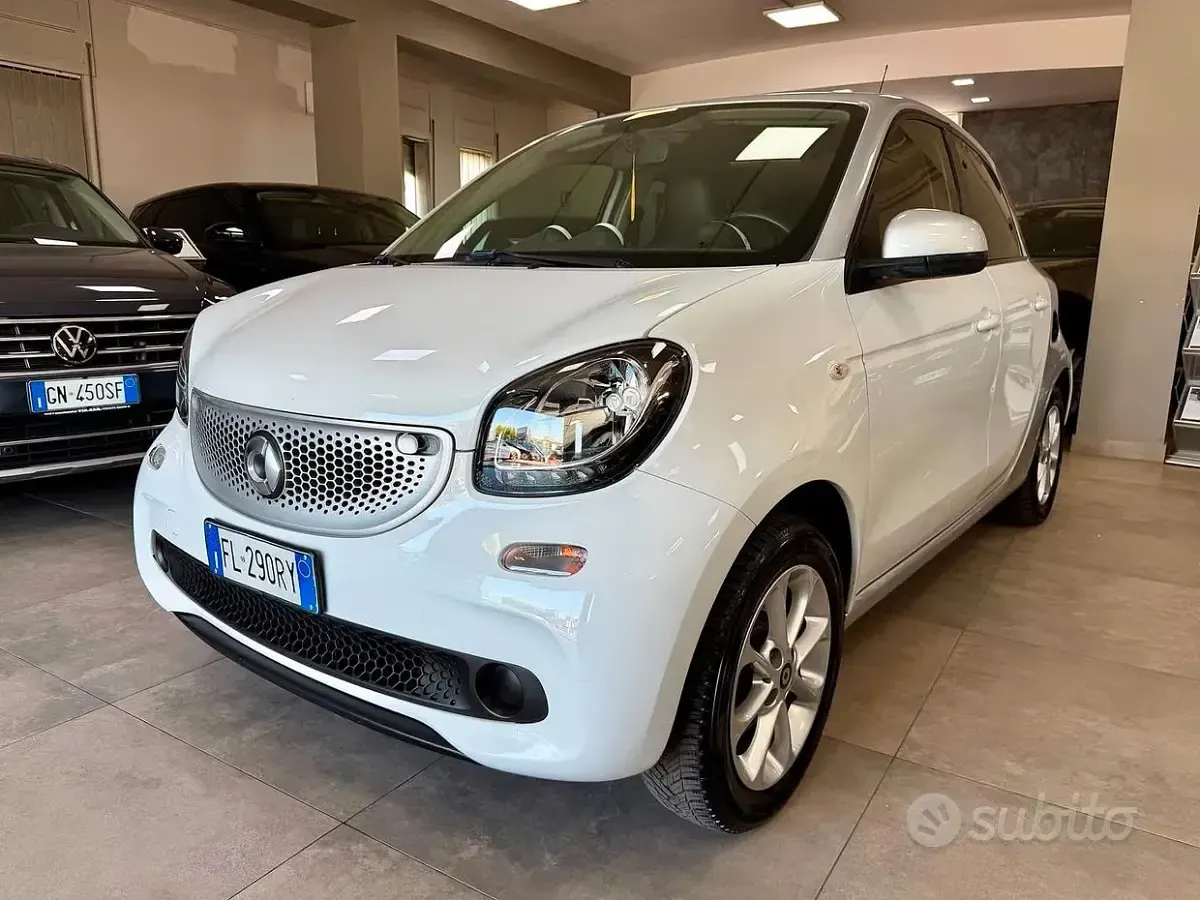 Usata Smart ForFour 71 CV (52 kW) 2017 Bianco Utilitaria