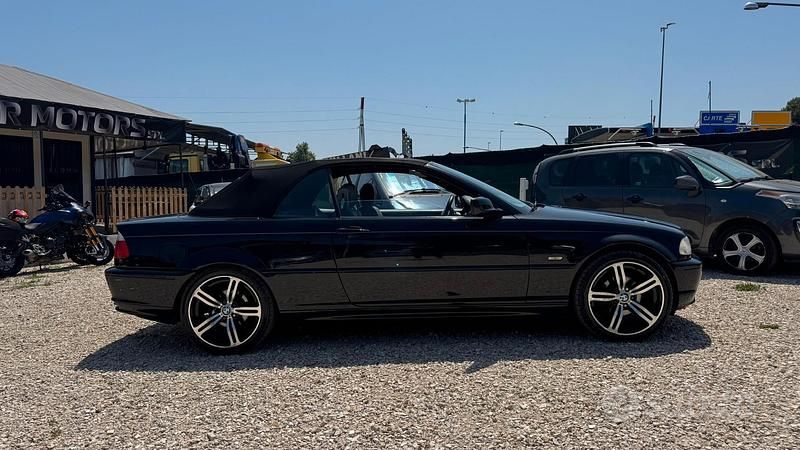Begagnad BMW 318 Cabriolet 143 HK (105 kW) 2003 Svart Cab