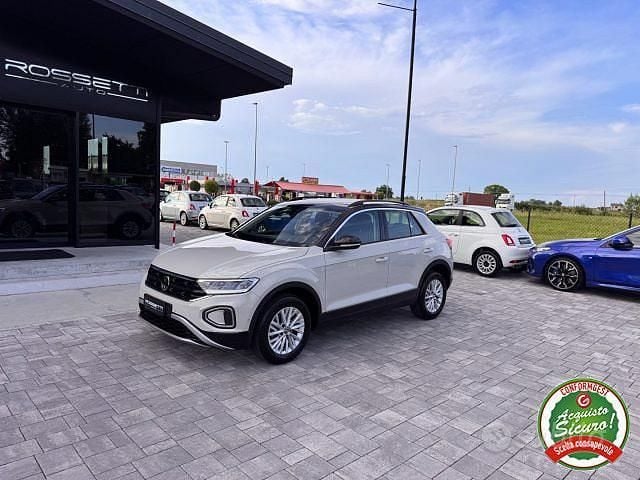 Usata VW T-Roc 110 CV (80 kW) 2022 Beige SUV