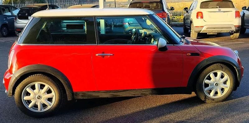 Begagnad Mini Cooper 116 HK (85 kW) 2004 Vit Halvkombi