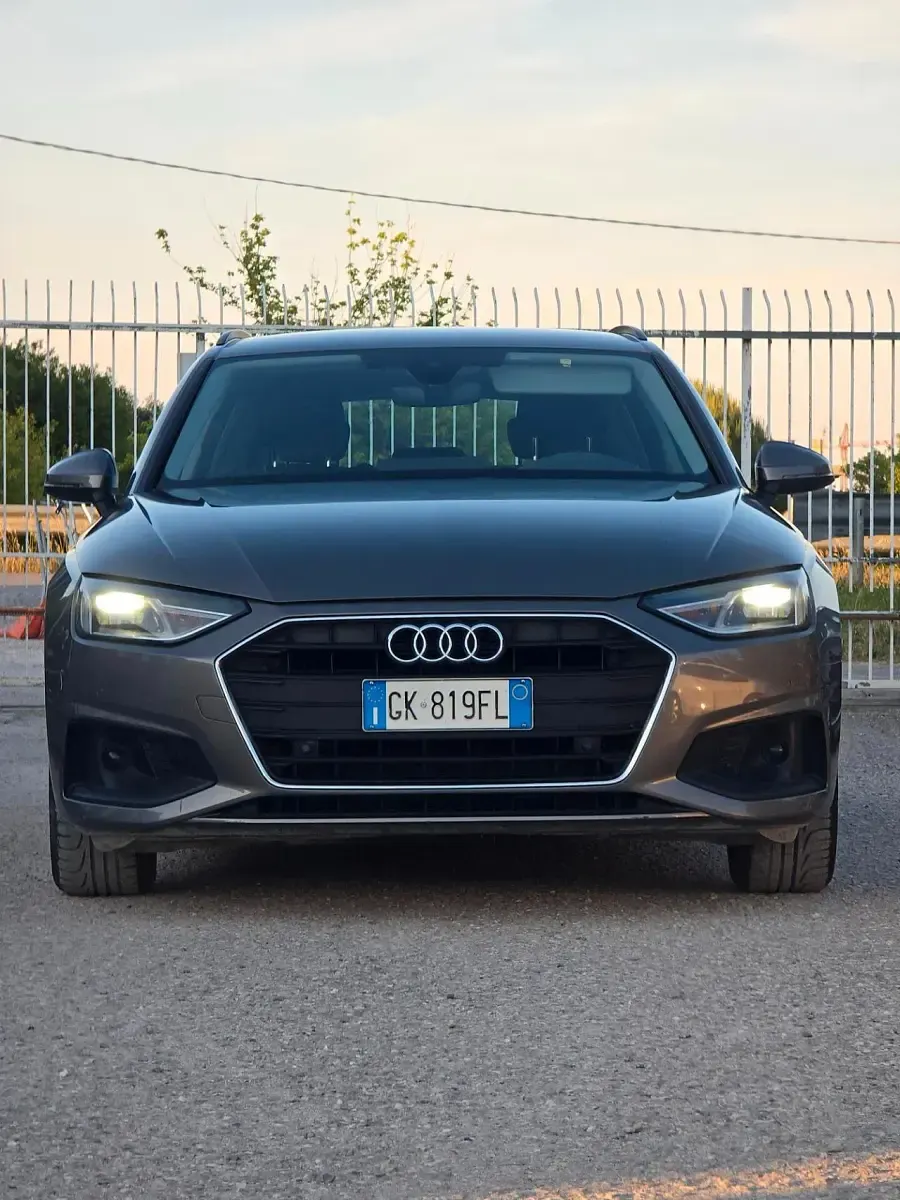 Usata Audi A4 Business 163 CV (119 kW) 2022 Grigio Station wagon