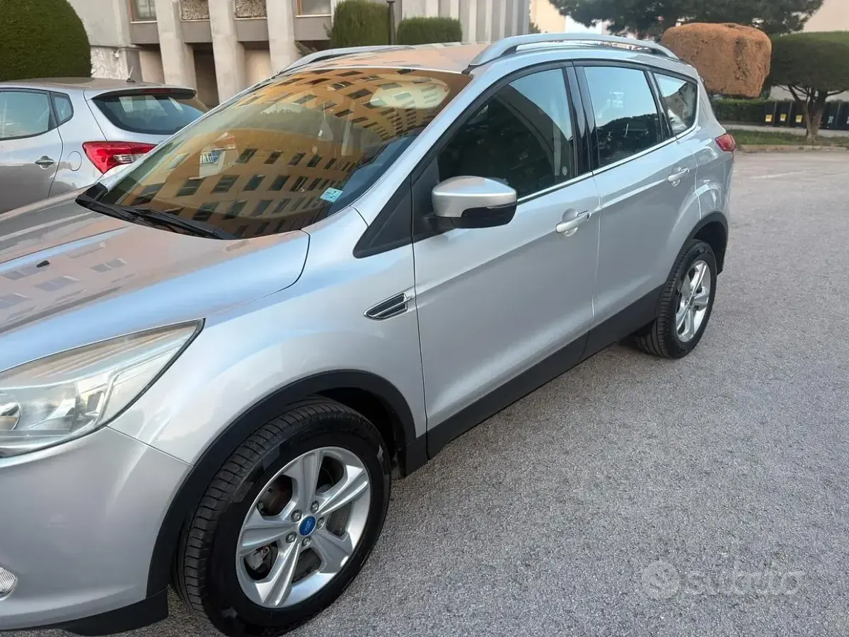 Usata Ford Kuga Titanium 115 CV (84 kW) 2014 Grigio SUV