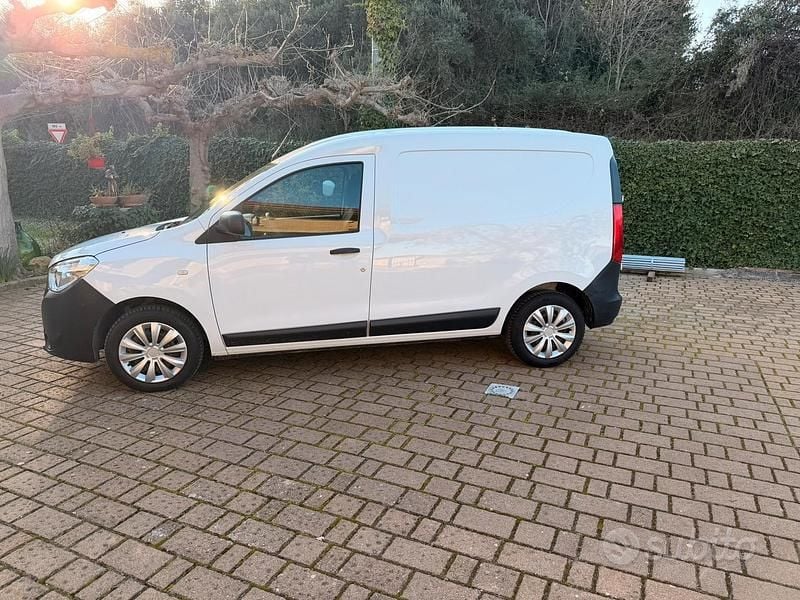 Usata Dacia Dokker Essentiel 95 CV (69 kW) 2020 Bianco Monovolume