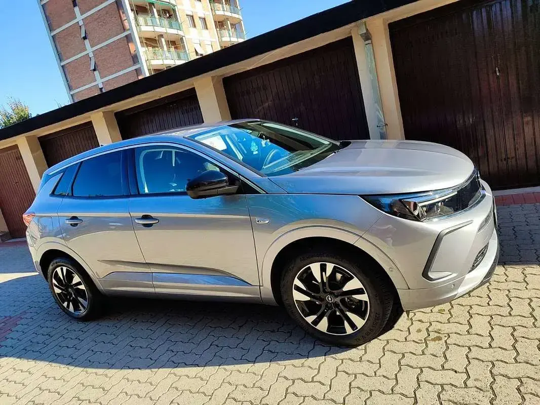 Usata Opel Grandland X Business Elegance 131 CV (96 kW) 2023 Grigio SUV
