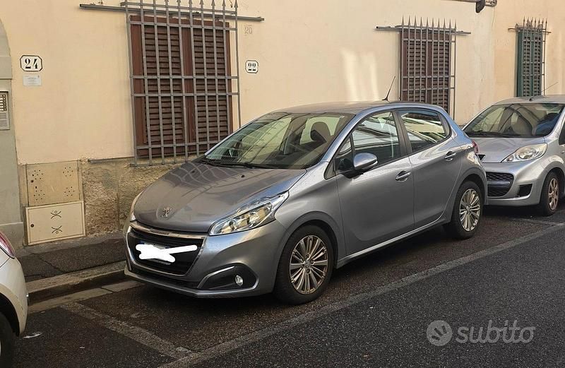 Usata Peugeot 208 102 CV (75 kW) 2019 Grigio Utilitaria