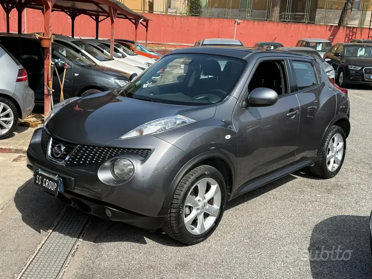 Usata Nissan Juke Tekna 117 CV (86 kW) 2013 Grigio SUV