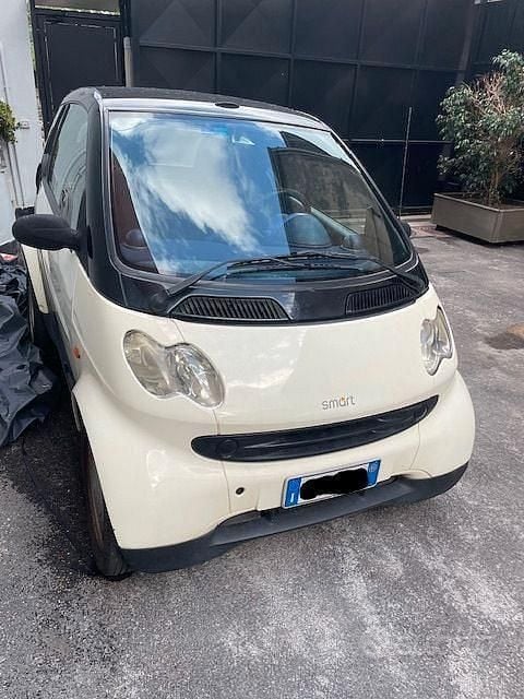 Usata 2001 Smart ForTwo Coupé Cabrio | 2000 € (Molto cara) - Immagine 1/4
