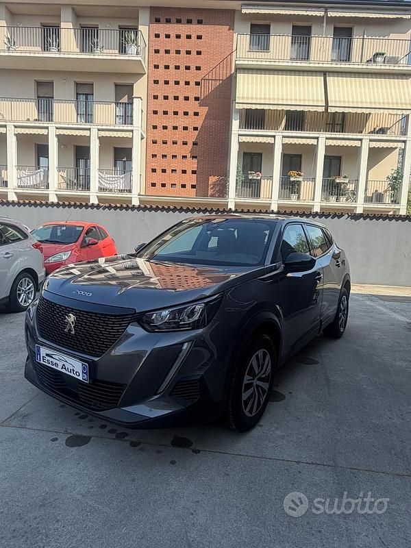 Occasion Peugeot 2008 Active 101 ch (74 kW) 2022 Gris SUV
