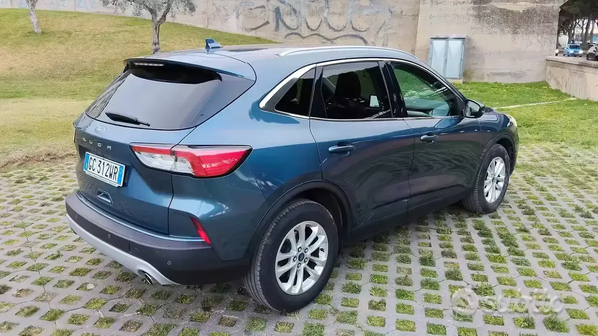 Usata Ford Kuga Titanium 120 CV (88 kW) 2020 Blu SUV