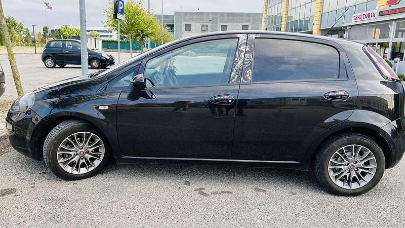 Usata Fiat Punto 73 CV (53 kW) 2011 Utilitaria