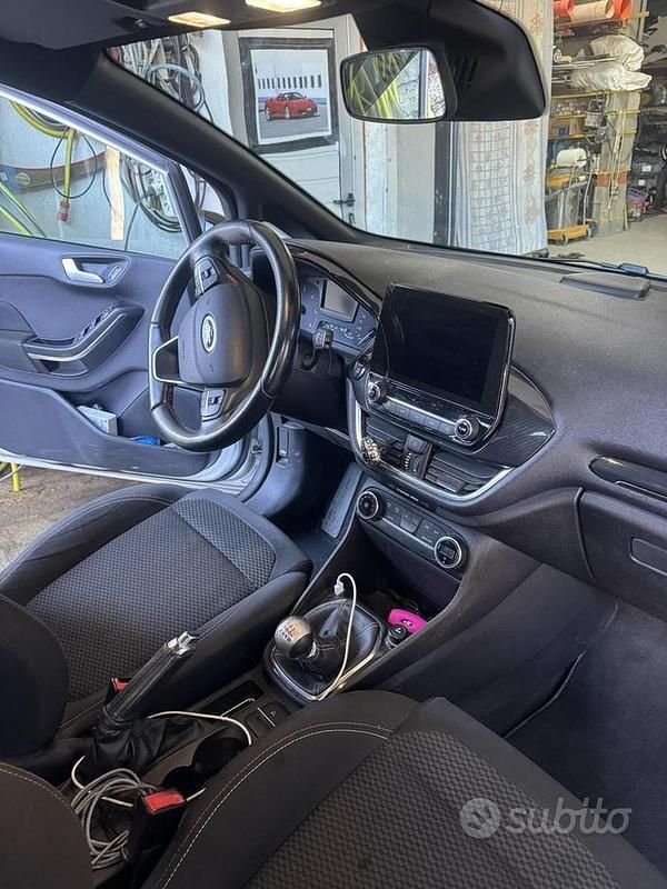 Usata Ford Fiesta ST-Line 85 CV (62 kW) 2018 Grigio Utilitaria