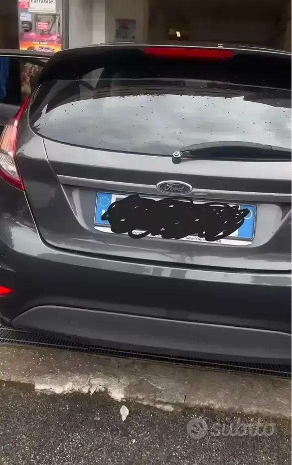Usata Ford Fiesta Titanium 97 CV (71 kW) 2016 Grigio Utilitaria