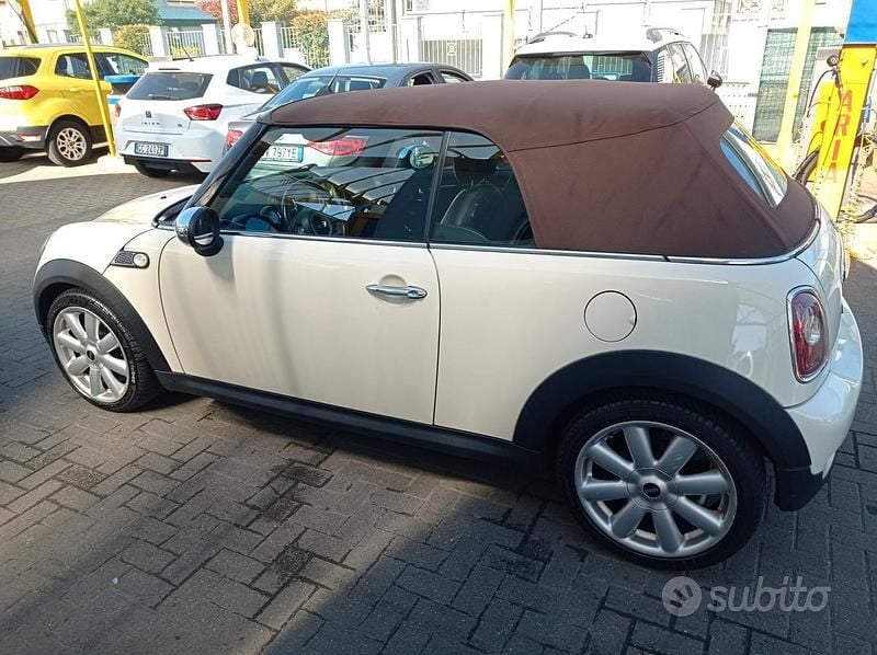 Usata Mini Cooper S Cabriolet 184 CV (135 kW) 2010 Marrone Cabrio