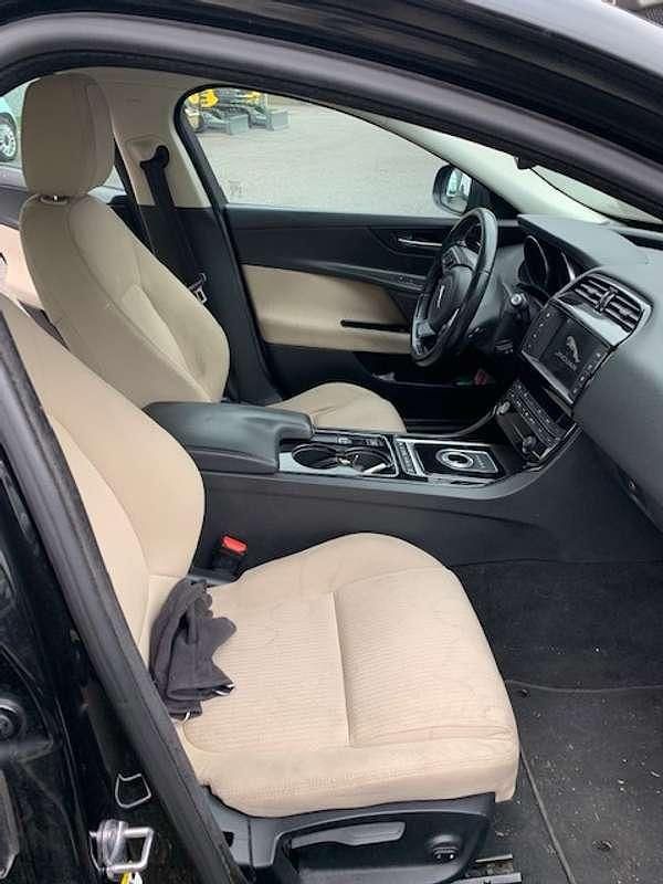 Usata Jaguar XE Business Edition 163 CV (119 kW) 2016 Nero Berlina