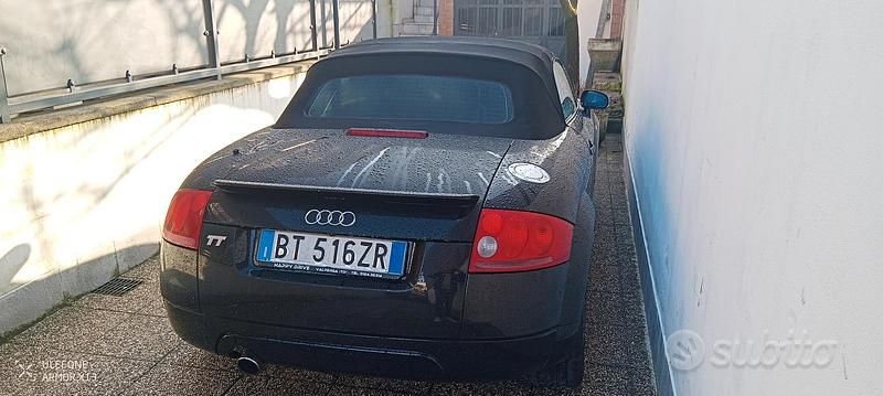 Usata Audi TT Roadster 179 CV (131 kW) 2000 Nero Cabrio