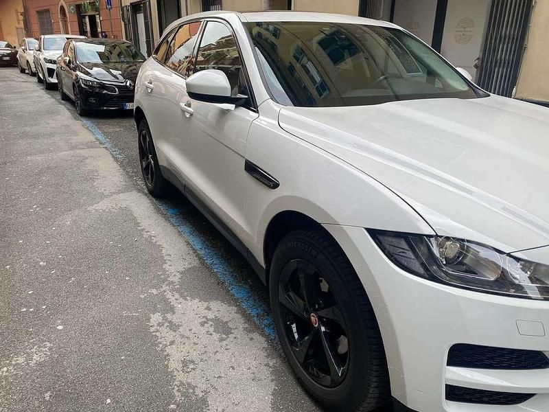 Begagnad Jaguar F-Pace Prestige 179 HK (131 kW) 2021 Vit SUV