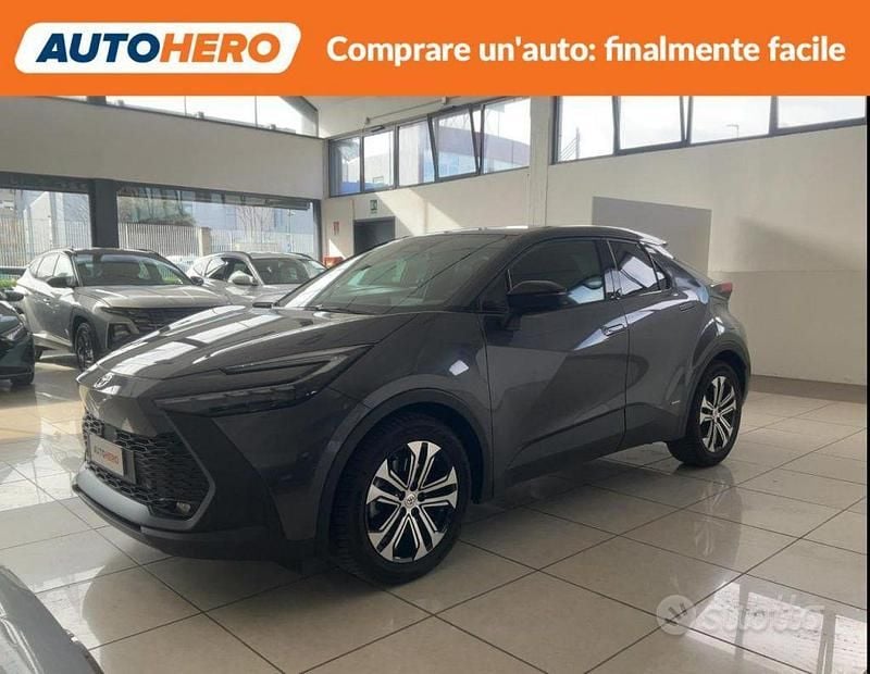 Usata Toyota C-HR Trend 197 CV (144 kW) 2024 Grigio SUV