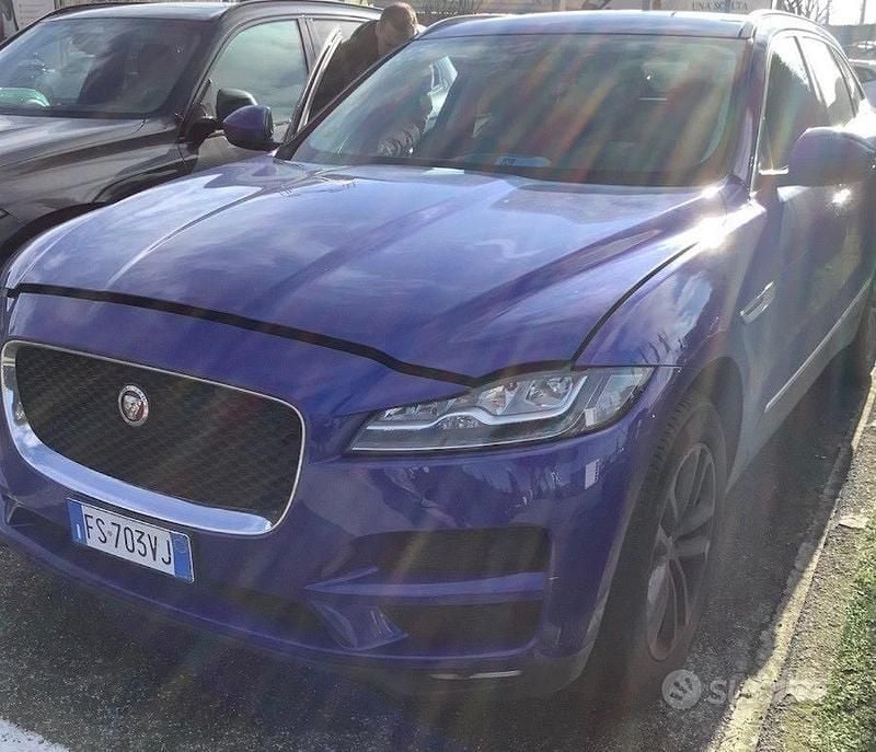 Blu Usata 2019 Jaguar F-Pace Portfolio SUV | 15.990 € (Super prezzo) - Immagine 1/4