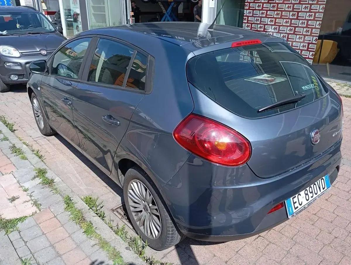 Usata Fiat Bravo Dynamic 120 CV (88 kW) 2010 Blu/azzurro Utilitaria