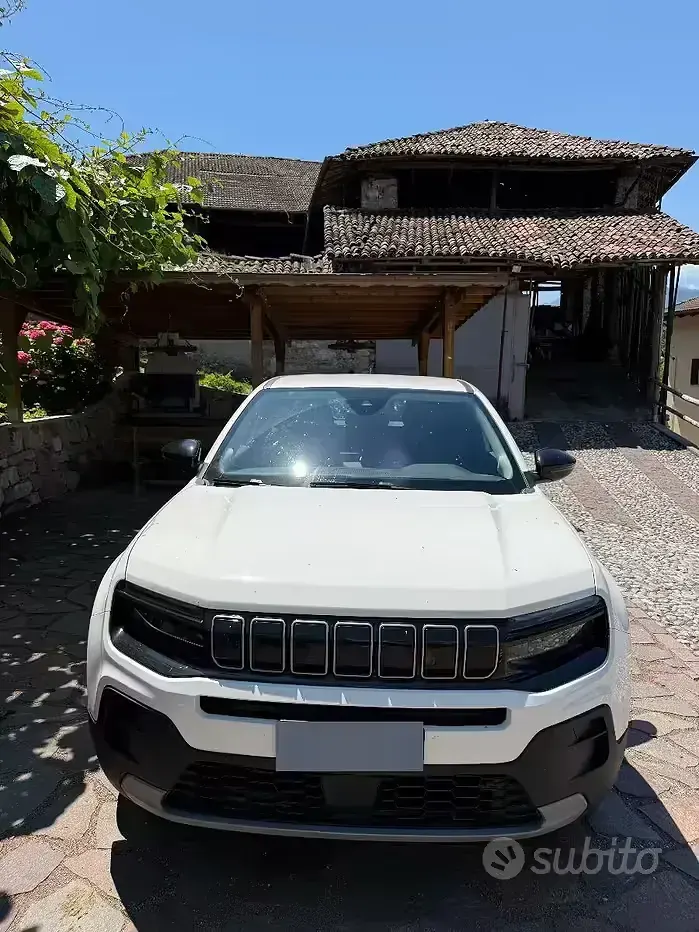 Usata Jeep Avenger 101 CV (74 kW) 2023 Bianco SUV