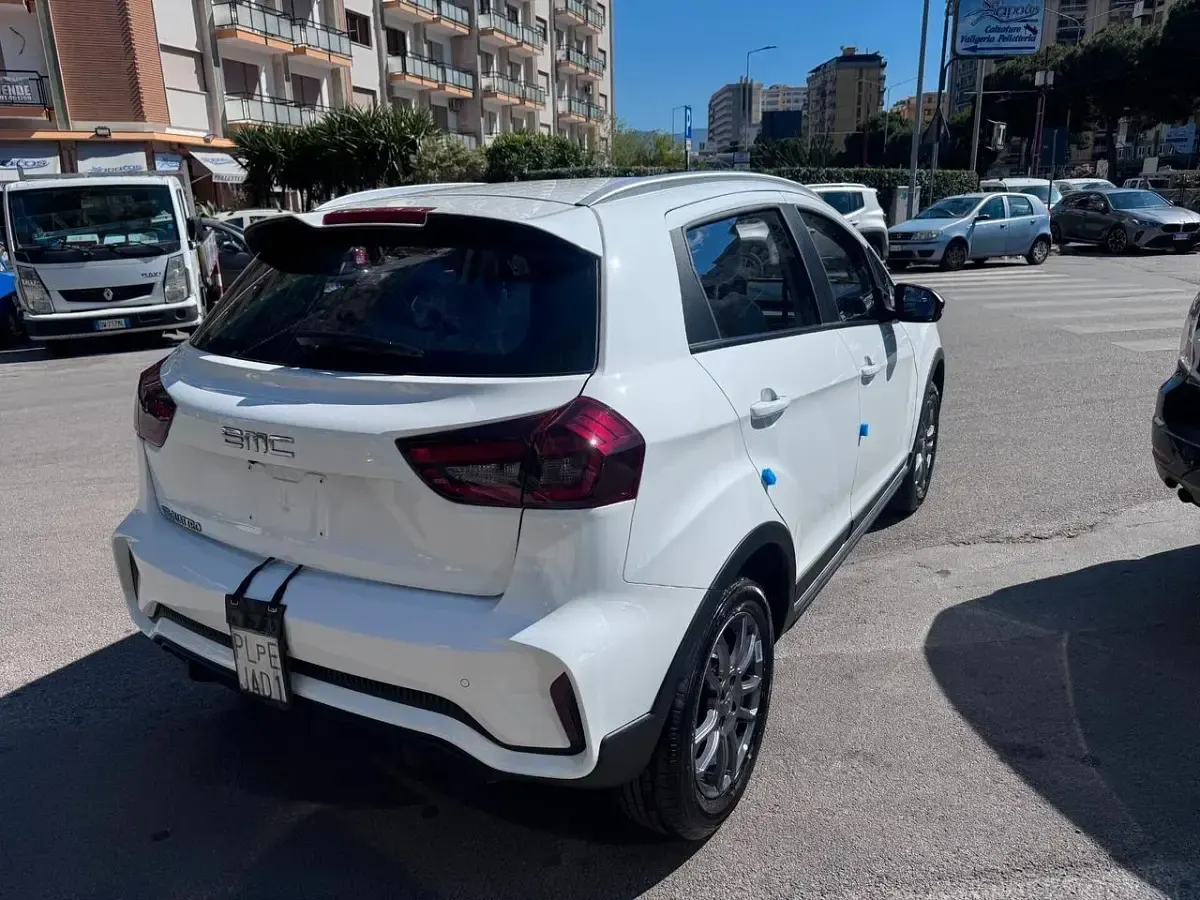 Nuova EMC QUATTRO 103 CV (75 kW) 2026 Argento SUV