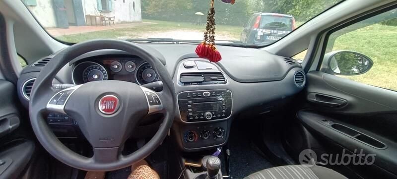 Usata Fiat Punto 77 CV (56 kW) 2011 Utilitaria