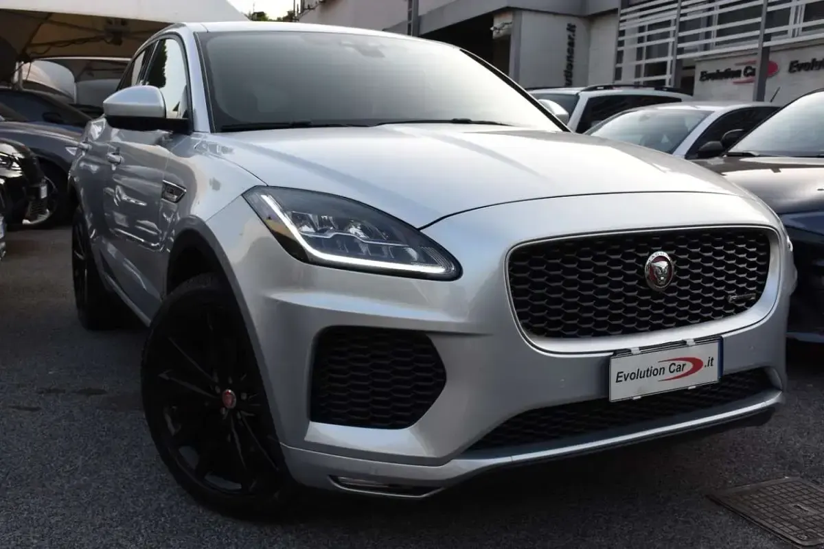 Usata Jaguar E-Pace R-Dynamic 249 CV (183 kW) 2018 Argento metallizzato SUV