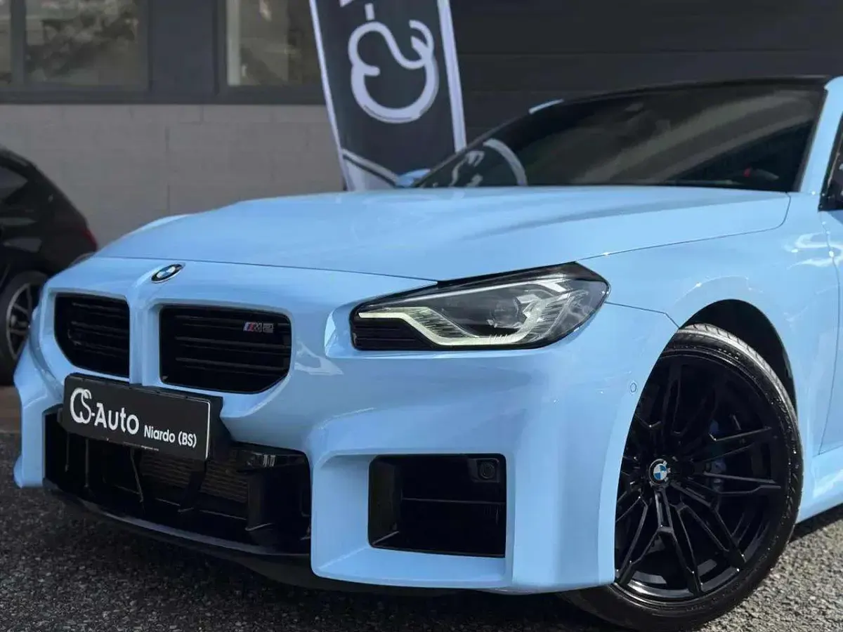 Begagnad BMW M2 480 HK (353 kW) 2025 Blå Sportkupé