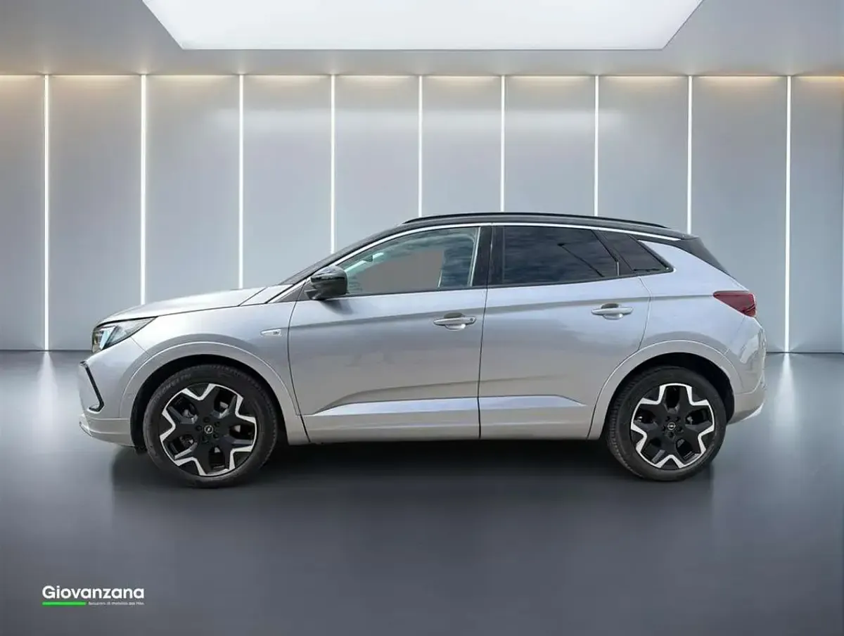 Usata Opel Grandland X Ultimate 131 CV (96 kW) 2024 Grgio/tettonero SUV