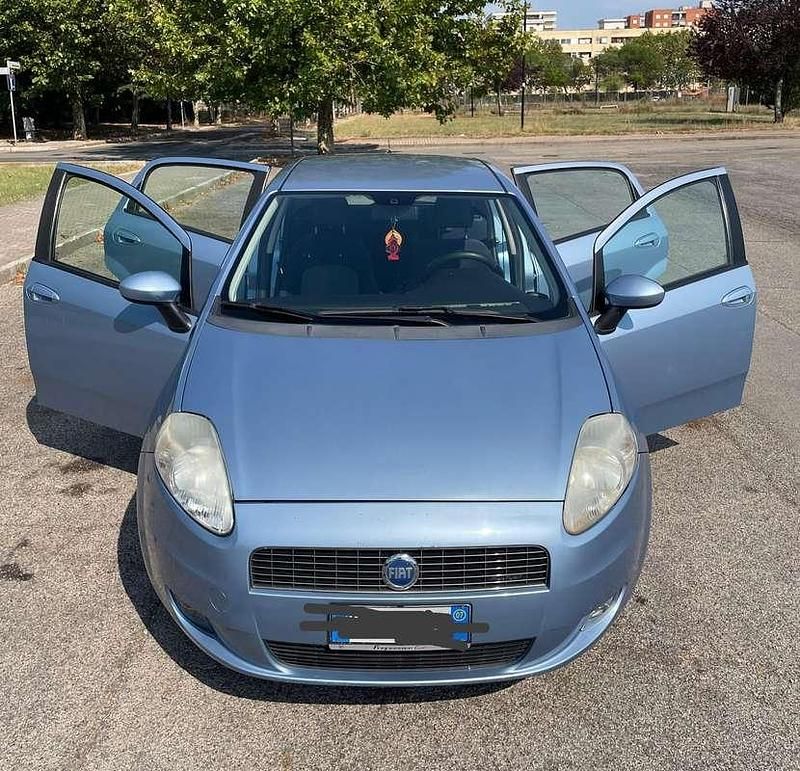 Usata 2007 Fiat Grande Punto Due volumi | 4000 € (Cara) - Immagine 1/4