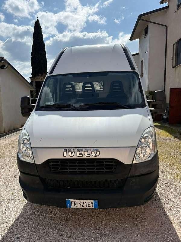 Usata Iveco Daily 113 CV (83 kW) 2013 Bianco Furgone