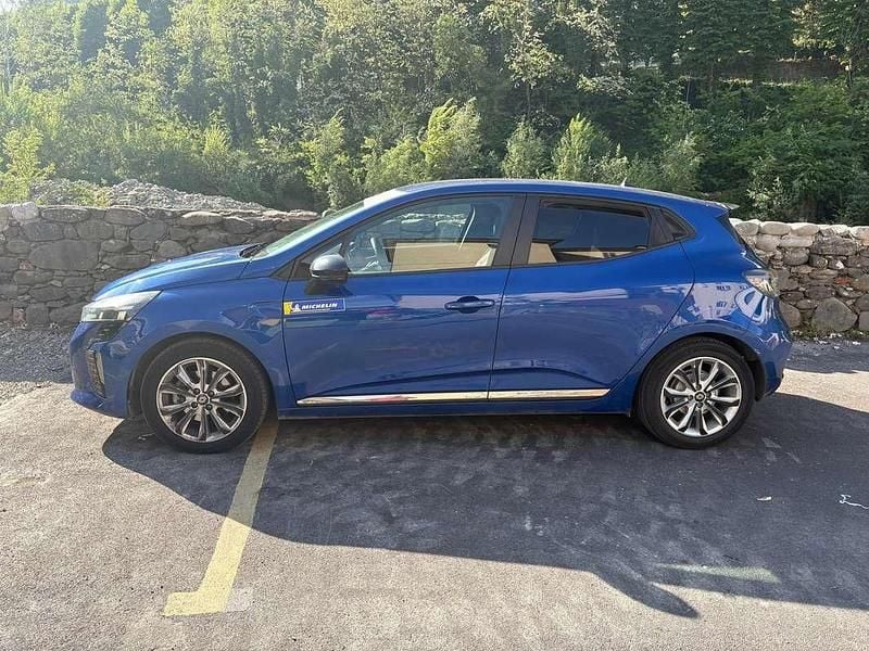 Usata Renault Clio V Techno 143 CV (105 kW) 2024 Blu/azzurro Berlina