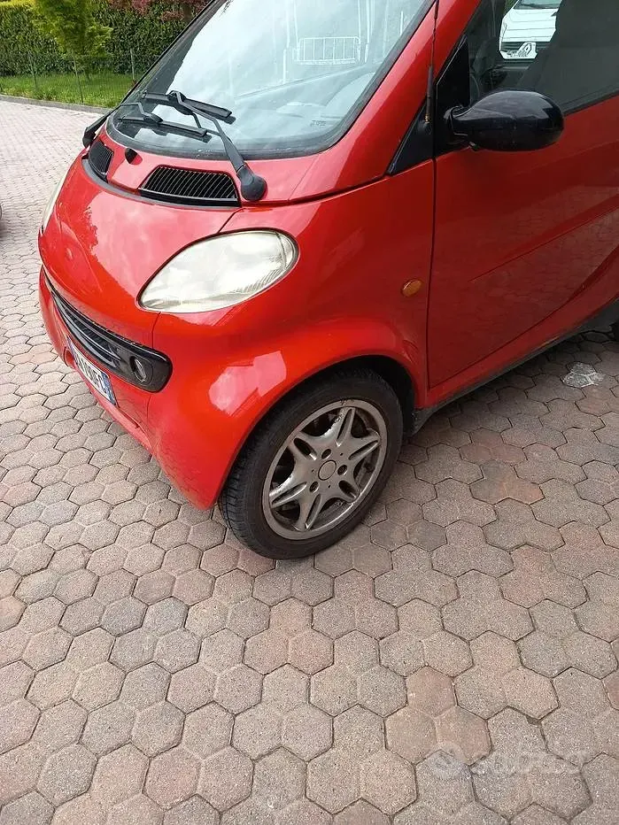 Usata Smart ForFour 75 CV (55 kW) 2004 Rosso Utilitaria