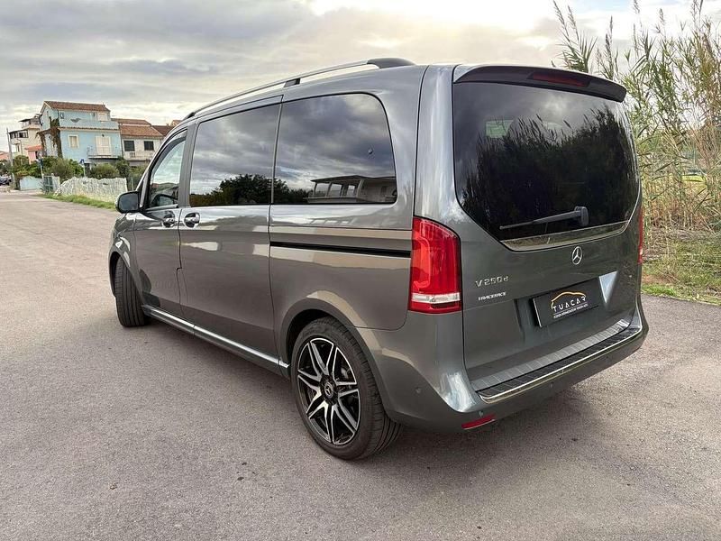 Usata Mercedes V250 190 CV (139 kW) 2019 Grigio Monovolume