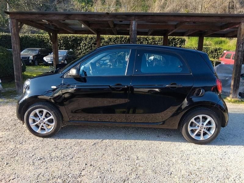 Usata Smart ForFour Passion 70 CV (51 kW) 2019 Nero Utilitaria