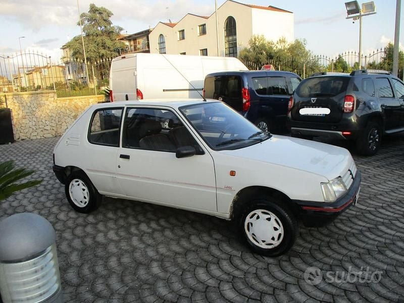 Usata Peugeot 205 44 CV (32 kW) 1991 Bianco Utilitaria